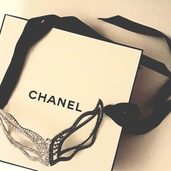 Crystal Masquerade Mask - Picture 1 of 7